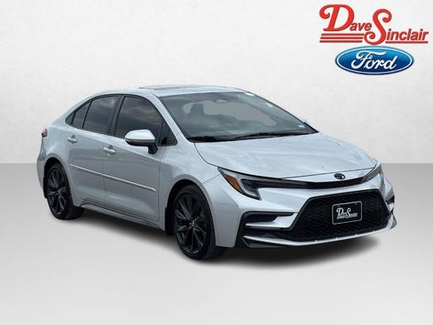 Used 2024 Toyota Corolla XSE FWD image 4