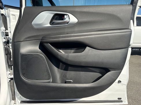 New 2026 Chrysler Pacifica Limited w/ S Appearance Package image 29
