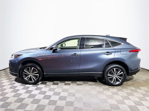 Certified 2022 Toyota Venza LE image 5