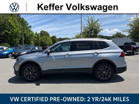 Certified 2023 Volkswagen Tiguan SE FWD image 2