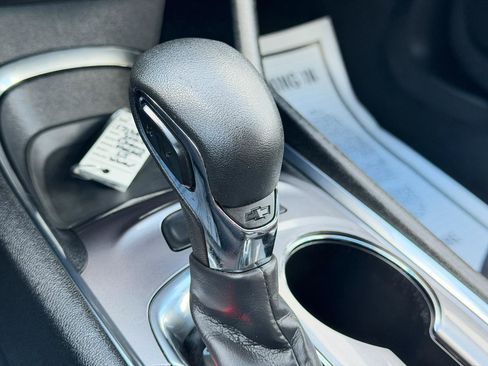 Used 2022 Chevrolet Malibu LT image 57