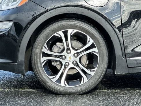Used 2017 Chevrolet Bolt Premier w/ Driver Confidence II Package image 29