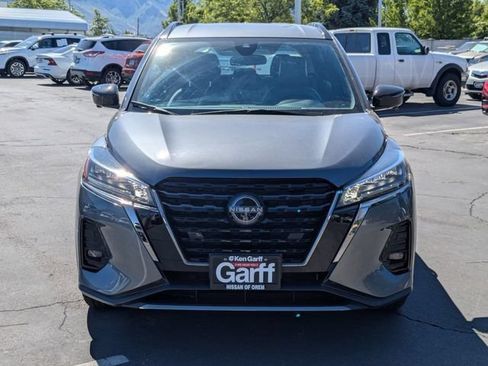 Used 2023 Nissan Kicks SR w/ SR Premium Package FWD image 8