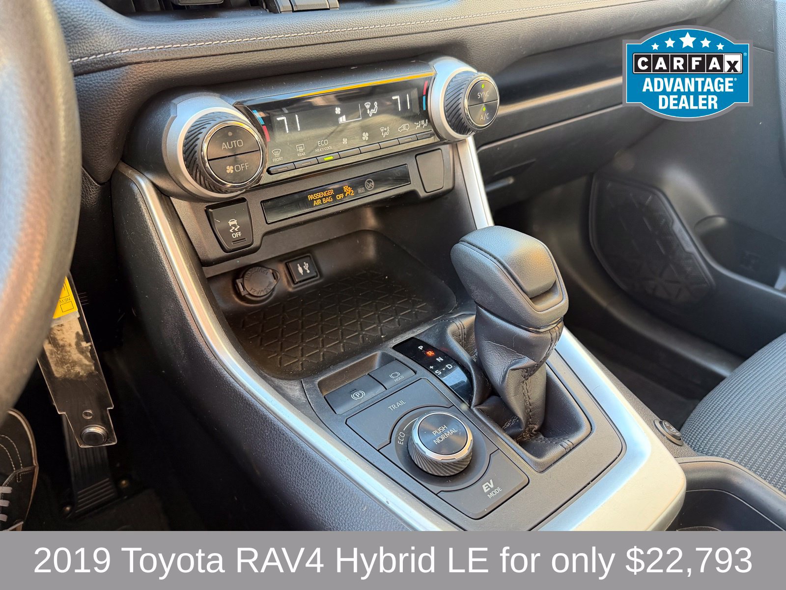 Used 2019 Toyota RAV4 LE w/ Carpet Mat Package AWD/4WD image 13