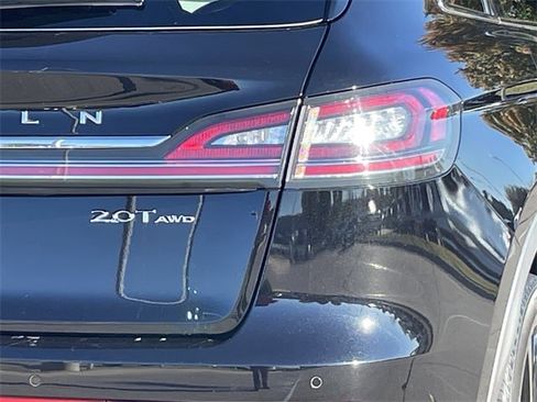 Used 2020 Lincoln Nautilus Reserve w/ Equipment Group 201A image 6