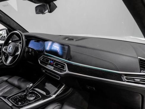 Used 2021 BMW X7 M50i w/ Dynamic Handling Package AWD/4WD image 20