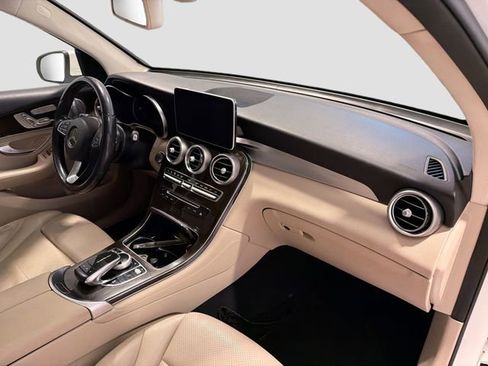 Used 2018 Mercedes-Benz GLC 300 4MATIC image 21
