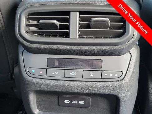 Used 2024 Honda Pilot EX-L image 22