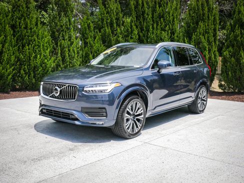 Used 2022 Volvo XC90 T5 Momentum w/ Climate Package AWD/4WD image 5