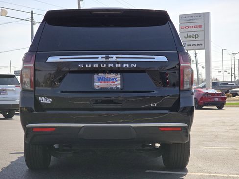 Used 2024 Chevrolet Suburban LT image 20