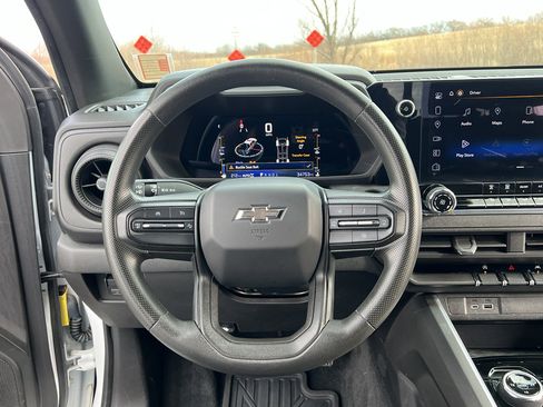 Used 2023 Chevrolet Colorado Trail Boss image 27