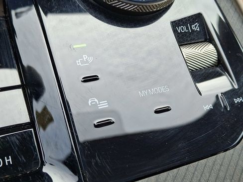 Used 2025 BMW X3 xDrive30i w/ Premium Package image 24