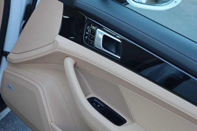 Used 2020 Porsche Panamera 4 AWD/4WD image 44