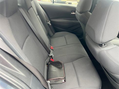 Used 2021 Toyota Corolla LE image 19