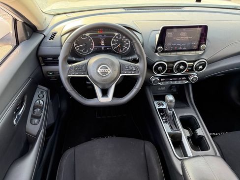 Certified 2021 Nissan Sentra SV FWD image 13