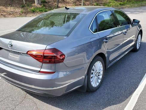 Used 2017 Volkswagen Passat 1.8T SE image 9