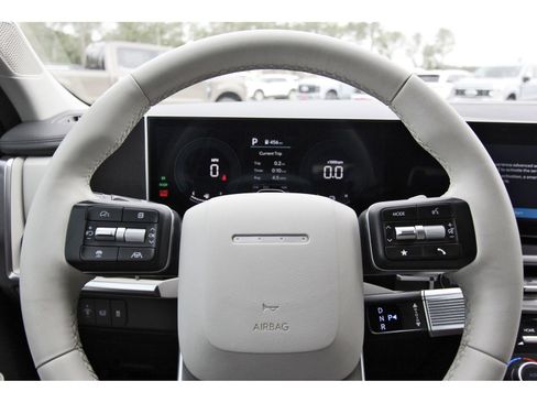 Used 2025 Hyundai Santa Fe SEL FWD image 15