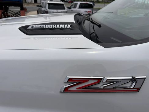Used 2024 Chevrolet Silverado 2500 LT AWD/4WD image 16