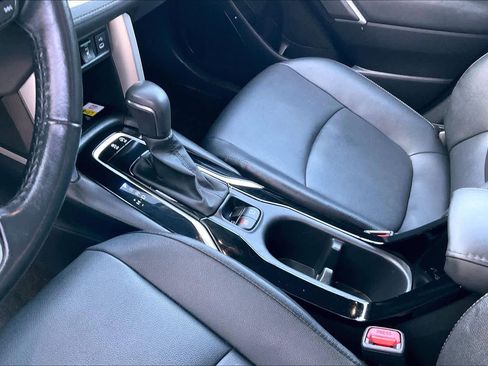 Used 2023 Toyota Corolla Cross XLE image 15