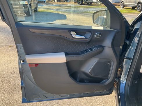 Used 2020 Ford Escape Titanium w/ Titanium Premium Package 2.0 image 18