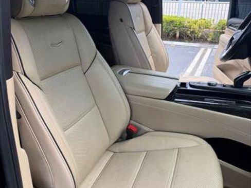 Used 2023 Cadillac Escalade Premium Luxury w/ Performance Package AWD/4WD image 22