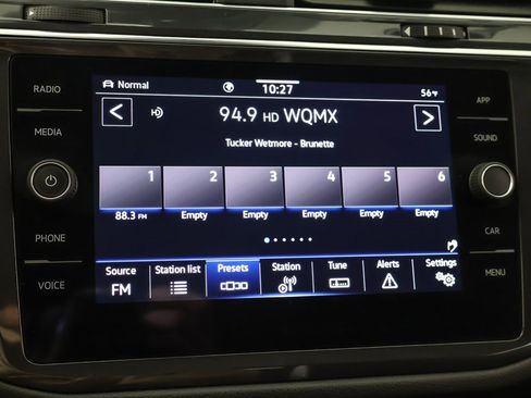 Used 2023 Volkswagen Tiguan SE image 46