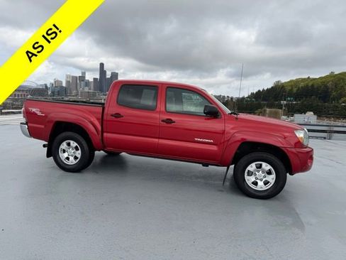 Used 2011 Toyota Tacoma 4x4 Double Cab image 2