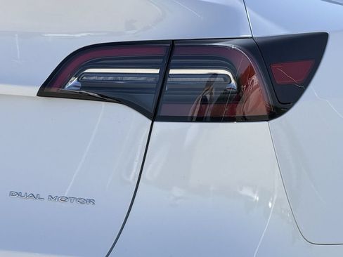 Used 2021 Tesla Model Y Long Range AWD/4WD image 10