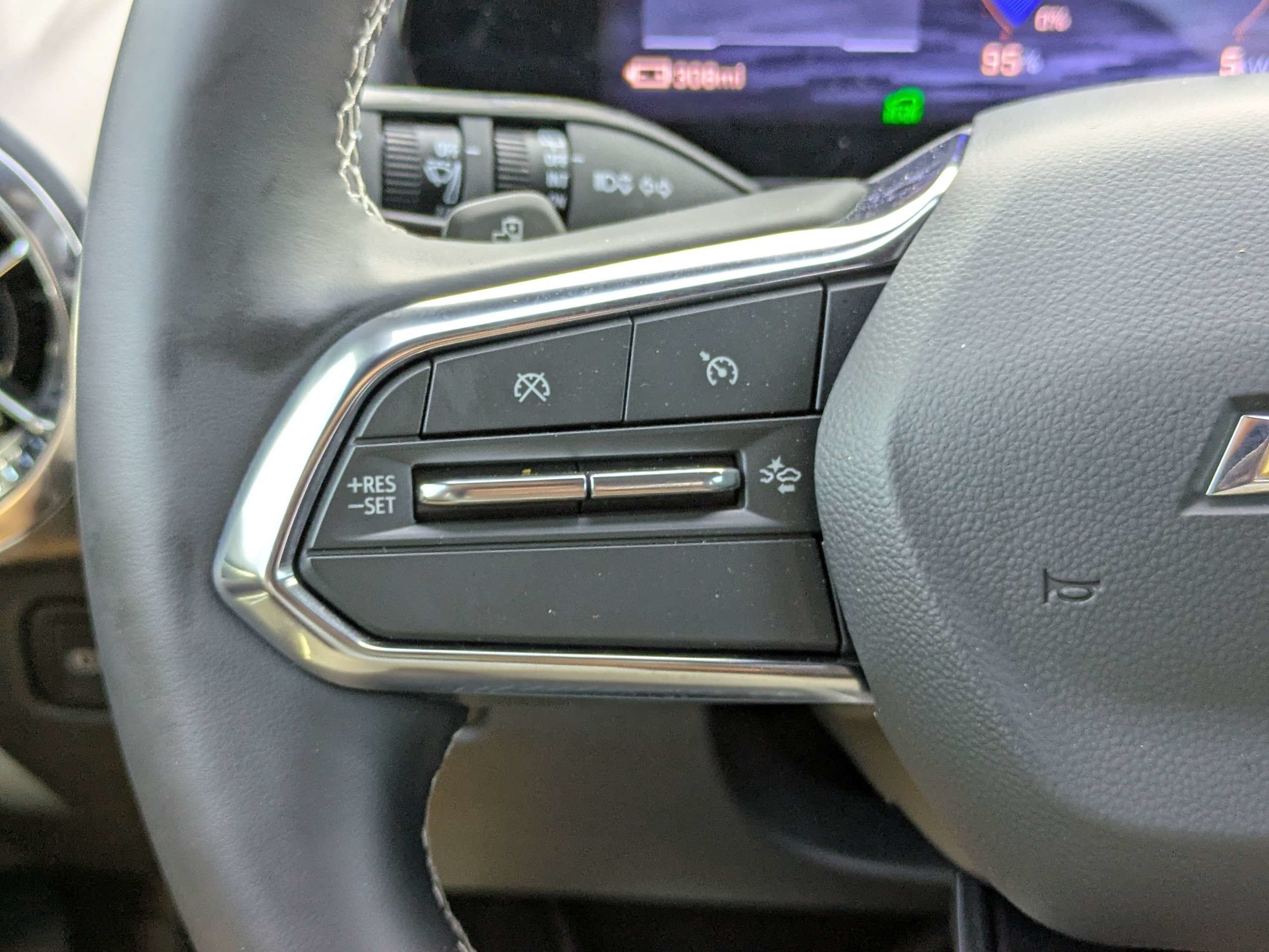 Used 2026 Chevrolet Equinox EV LT w/ Comfort Package FWD image 25