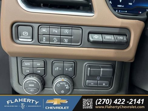 Used 2024 Chevrolet Suburban High Country image 25