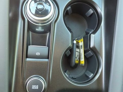 Used 2025 Ford Explorer Active AWD/4WD image 11
