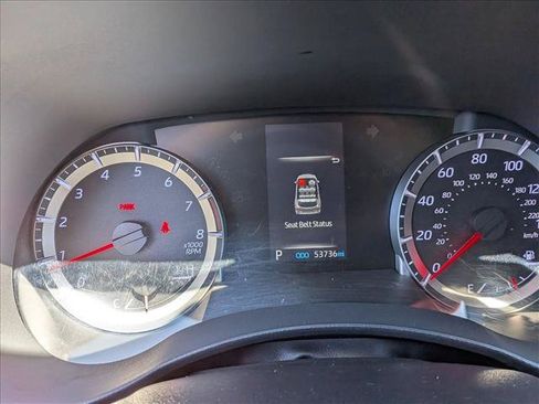 Used 2021 Toyota Highlander LE FWD image 11