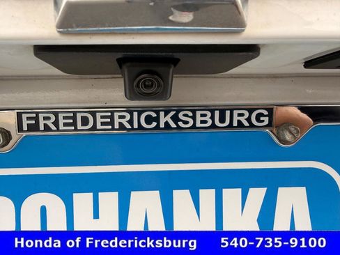 Used 2018 Chevrolet Suburban LT w/ Luxury Package image 10