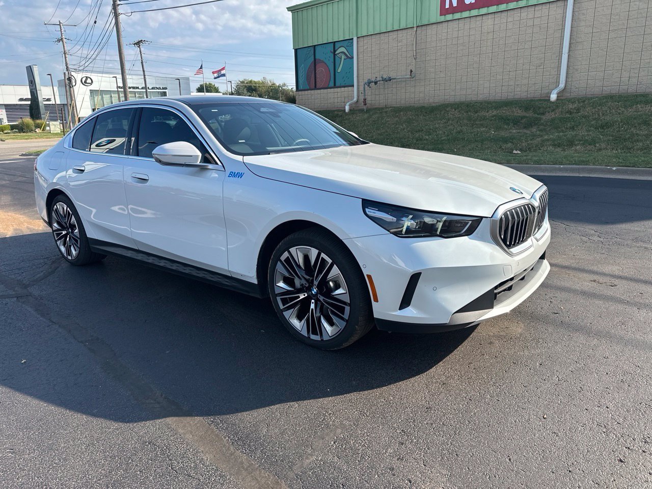 Used 2026 BMW 530i xDrive w/ Premium Package AWD/4WD image 1
