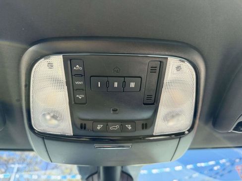 Certified 2022 Dodge Durango R/T w/ Blacktop Package AWD/4WD image 35