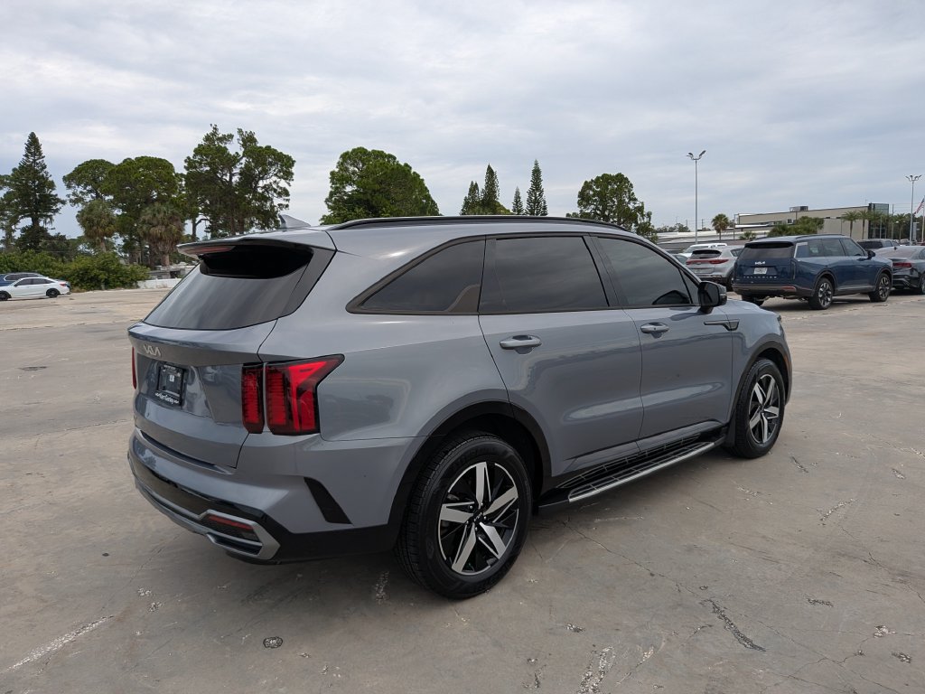 Certified 2023 Kia Sorento EX FWD image 8