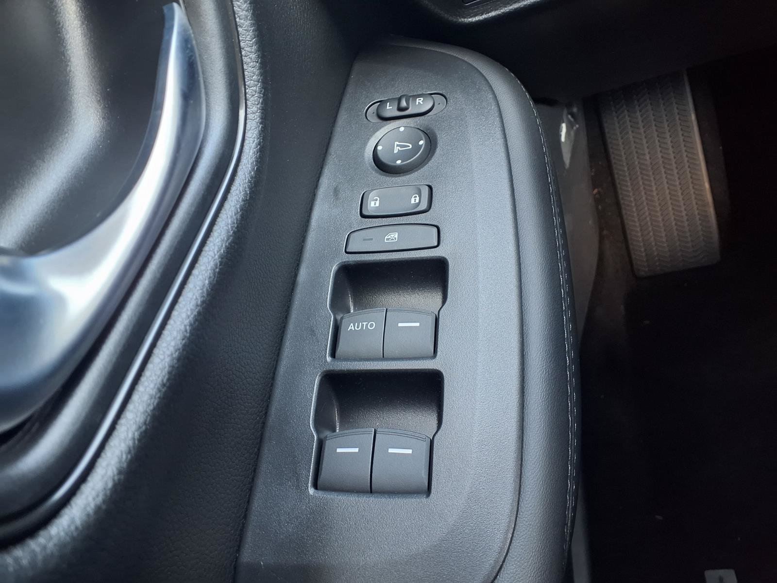 Certified 2027 Honda HR-V LX image 11