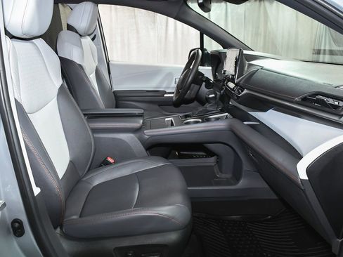 Used 2024 Toyota Sienna XSE image 10