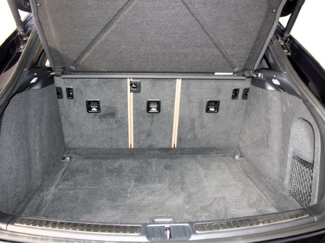 Certified 2023 Porsche Macan AWD/4WD image 23