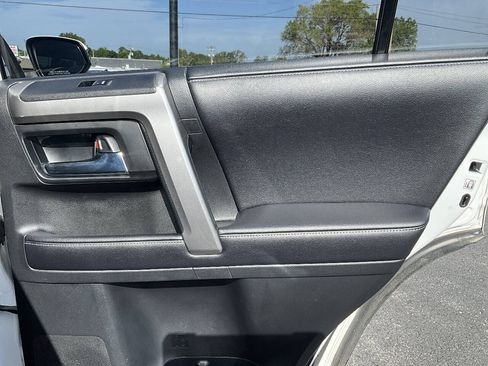 Used 2018 Toyota 4Runner SR5 Premium AWD/4WD image 28