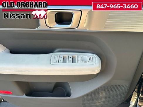 Used 2025 Hyundai Santa Fe SEL AWD/4WD image 9