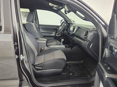 Used 2021 Toyota Tacoma TRD Off-Road image 38