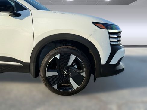 New 2026 Nissan Kicks SR FWD image 10
