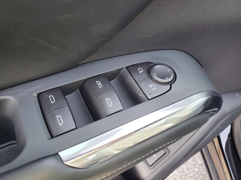 New 2026 Chevrolet Traverse LT w/ Sun and Wheel Package image 8