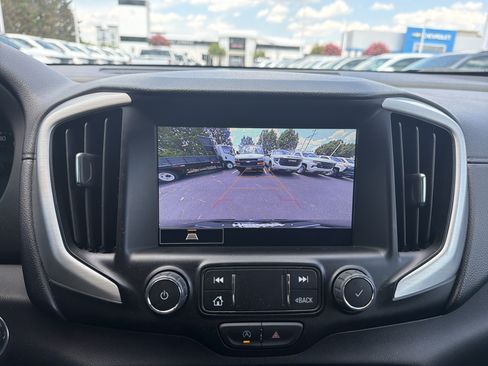 Used 2024 GMC Terrain SLT AWD/4WD image 25