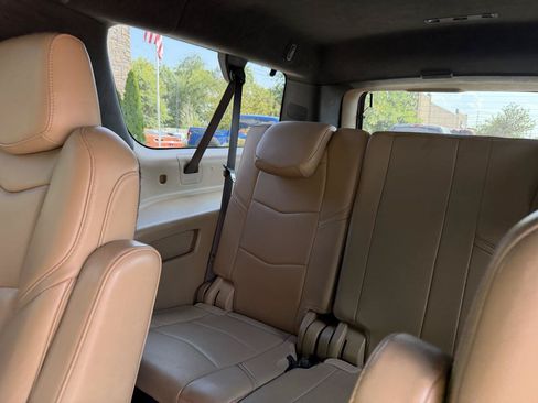 Used 2019 Cadillac Escalade ESV Platinum AWD/4WD image 15
