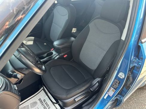 Used 2017 Kia Soul + w/ Designer's Package FWD image 9