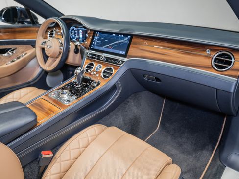 Used 2021 Bentley Continental GT AWD/4WD image 4