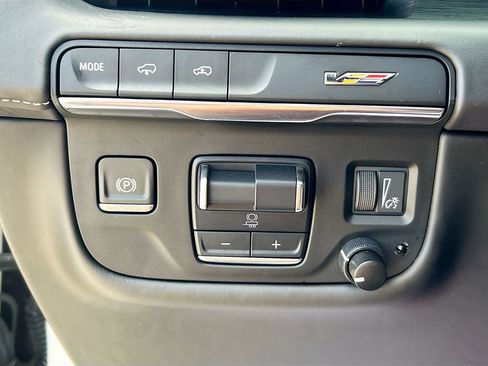 Used 2024 Cadillac Escalade V AWD/4WD image 21