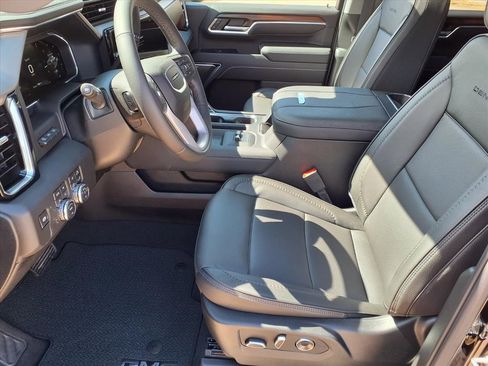 New 2026 GMC Sierra 2500 Denali w/ Denali Reserve Package image 14